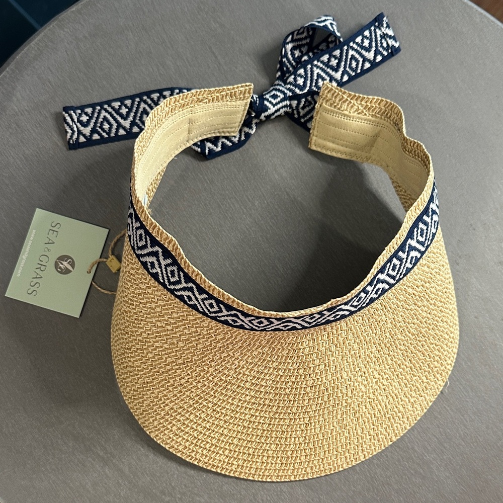 Women's Straw Visor with Navy Geometric Trim